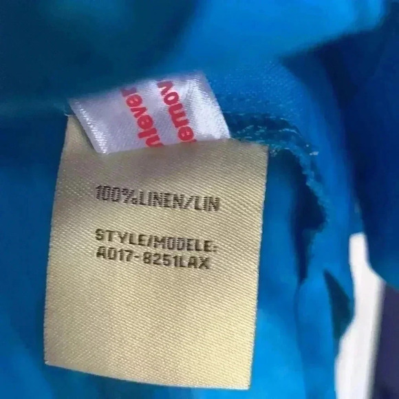 Ecru 100% light linen weave, sleeveless, button up top - Picture 5 of 6